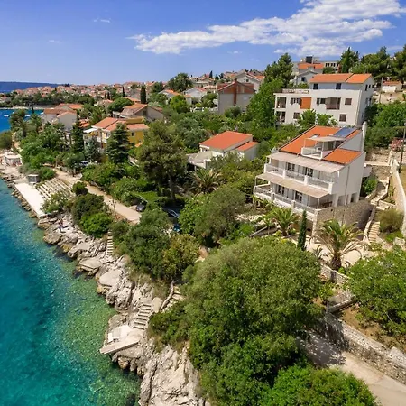 Holiday home Duje
