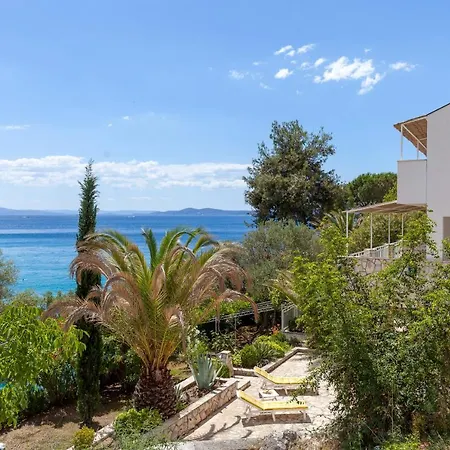 Holiday home Duje